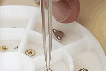 北京劳力士手表官方售后洗油费用